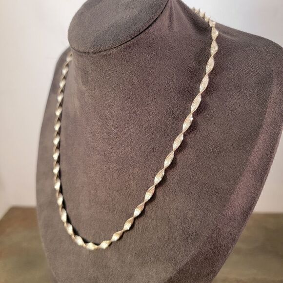 Sterling Stardust Twisted Herringbone Chain Necklace - Picture 5 of 9